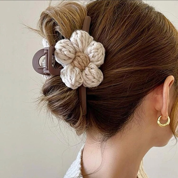 ❤️Large Floral Hair Claw - Picture 5 of 5
